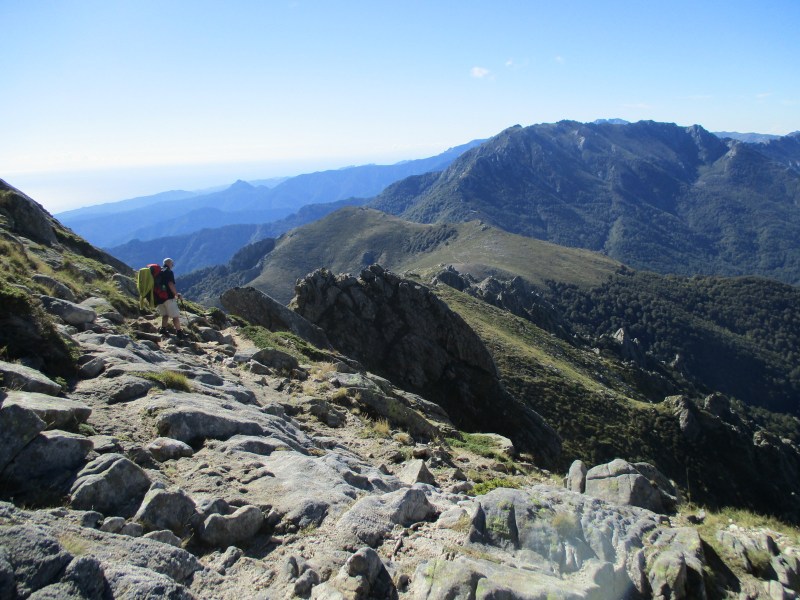 Наиболее трудная часть закончилась, и появилось подобие тропы.