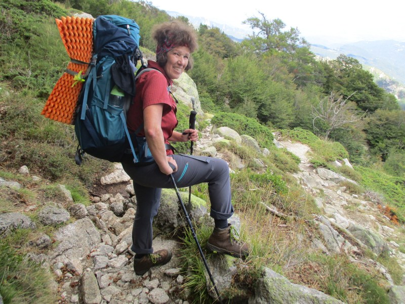 Трудно, но, я не унываю.