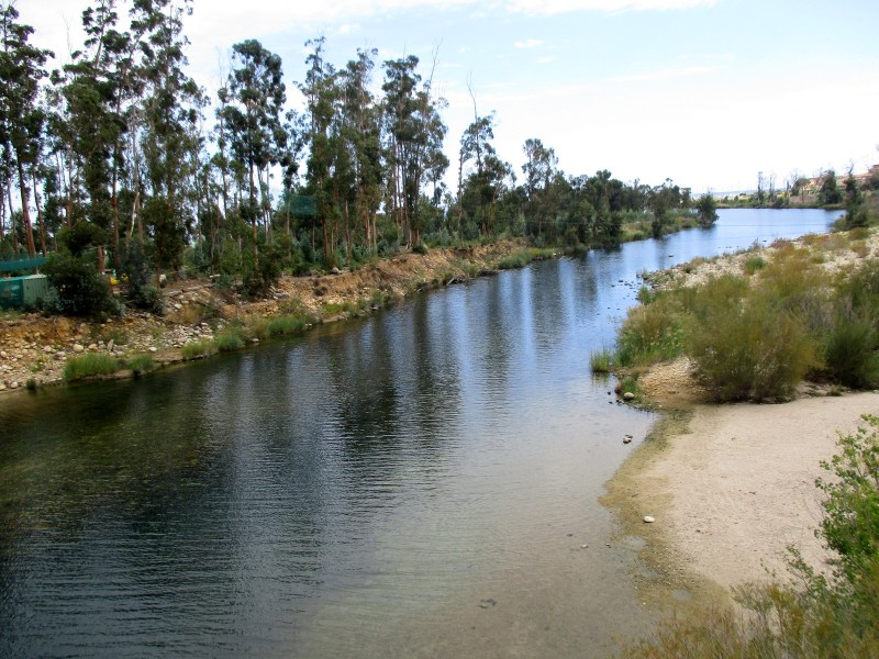 Речка Солензара. Впадает в море недалеко от кемпинга.