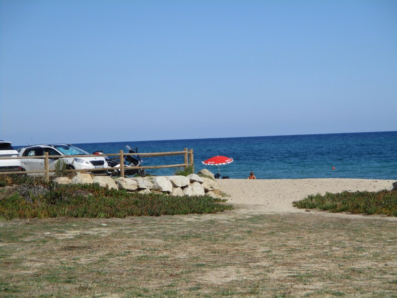 Море совсем рядом.