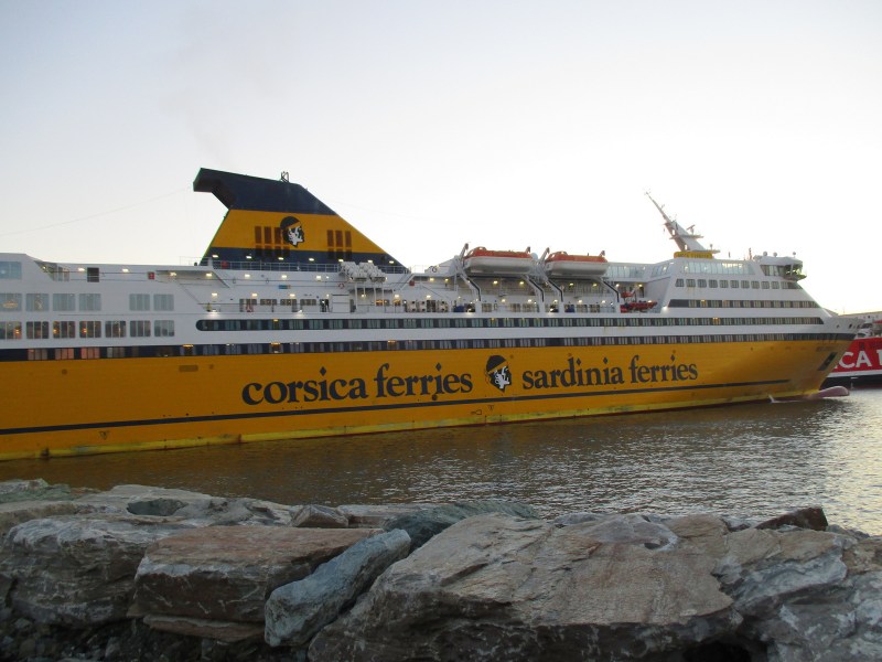 Наш паром из Бастии в Ниццу. Огромный.