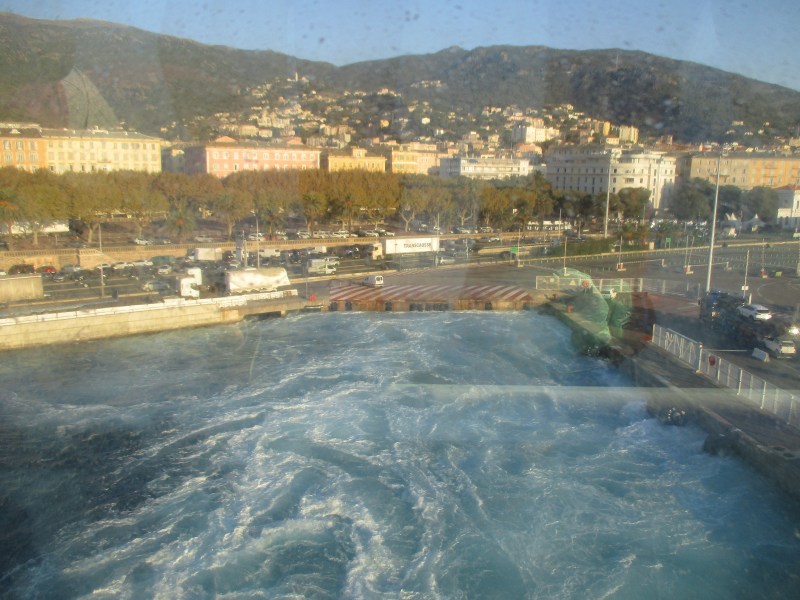 момент отплытия. До свидания, Корсика. Мы к тебе ещё вернёмся.