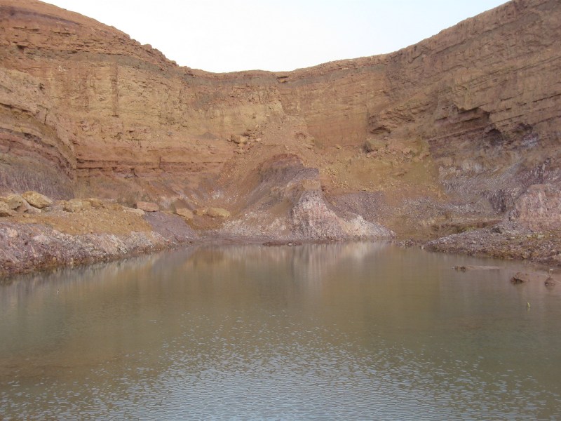 Так выглядит озеро в карьере ( בריכת חול זך )после ливней.
