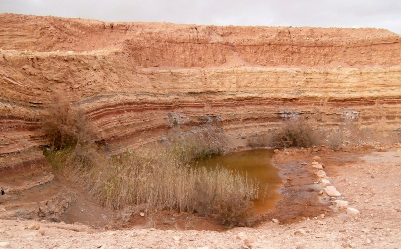 Источник Эйн Машхор. По сути, это тоже бывший карьер с подземными водами.